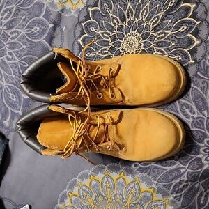 GUC Women's Timberland boots